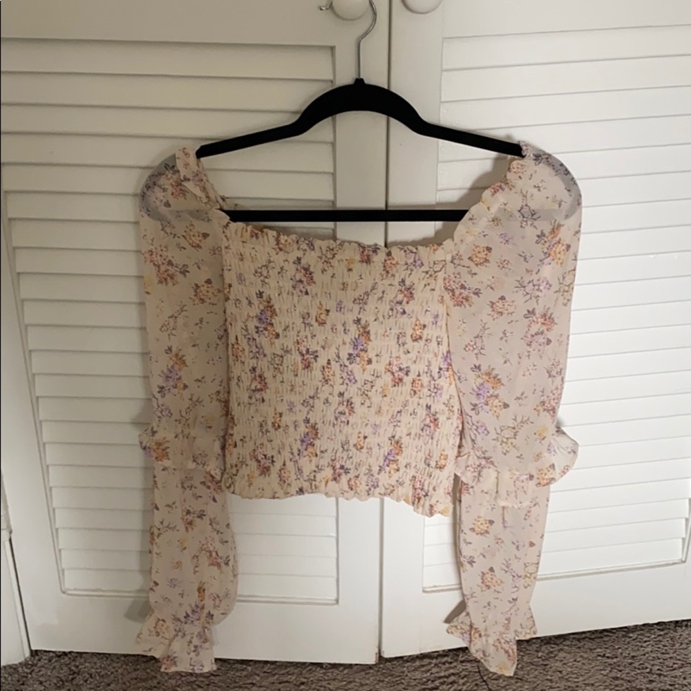 Floral bell sleeve blouse